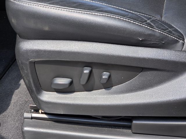 Used 2020 Black GMC SLT image 20