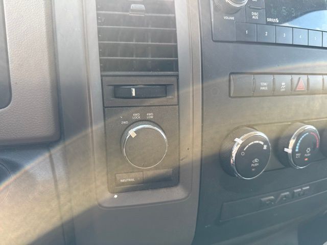 2010 Bright White Clearcoat Dodge 1500 ST 4X4 Truck