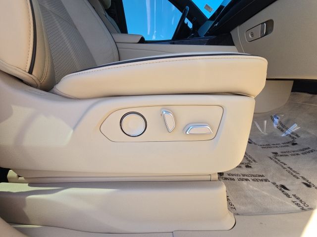 2021 Cadillac Escalade Premium Luxury:45327B1