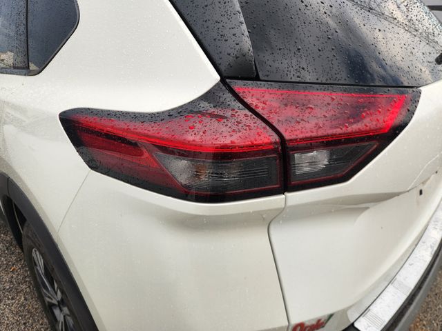 2022 Nissan Rogue SV - 6