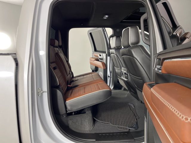 2024 White Frost Tricoat GMC Sierra 2500HD Denali Ultimate 4X4 Truck