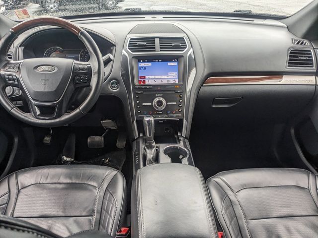 2019 Ford Explorer Platinum photo