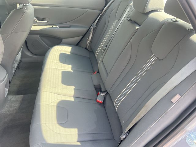 Used 2025 Silver Hyundai SEL Convenience image 37