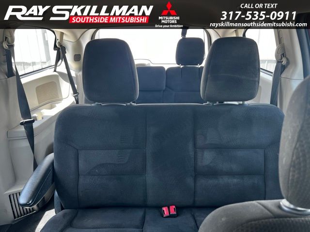 Used 2015 Red Dodge SE Plus image 19