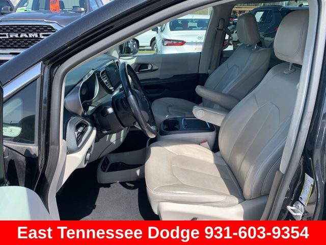 2021 Chrysler Pacifica Touring L photo