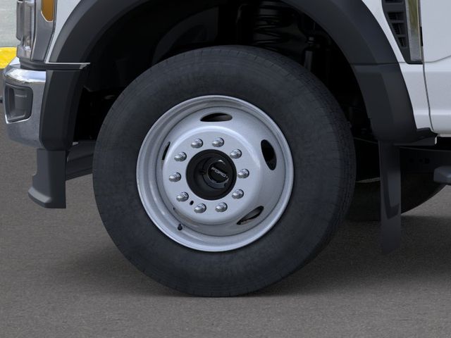 2026 Oxford White Ford F-600SD XLT 145 WB 4X4 Chassis