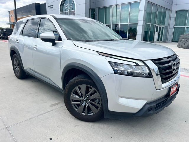 Brilliant Silver Metallic 2022 Nissan Pathfinder S FWD SUV / Crossover Front-Wheel Drive 9-Speed Automatic