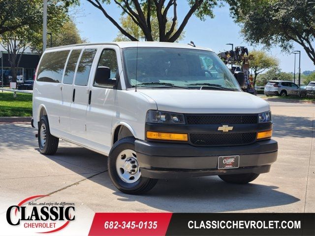 2025 Chevrolet Express 3500 LS Extended RWD