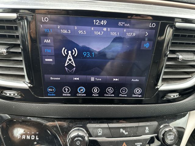 Used 2018 Red Chrysler Touring L Plus image 14