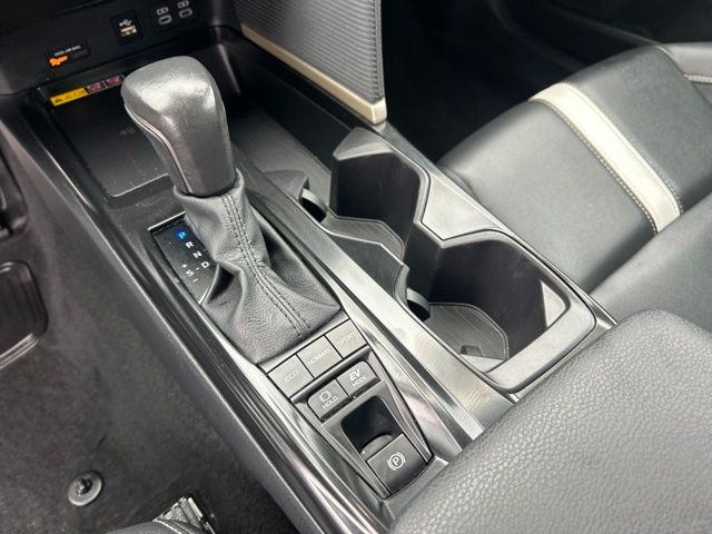 2025 Toyota Camry SE - Photo 27