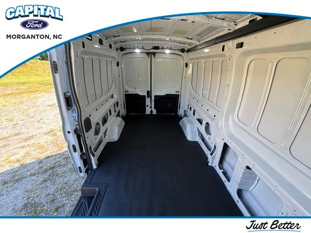 New 2027 White Ford Base image 22