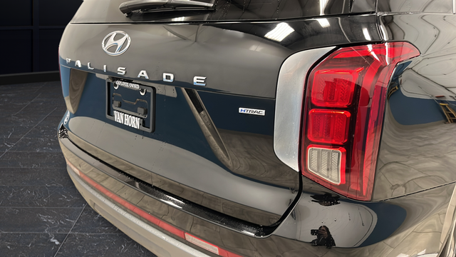 Used 2025 Abyss Black Pearl Hyundai Limited image 43