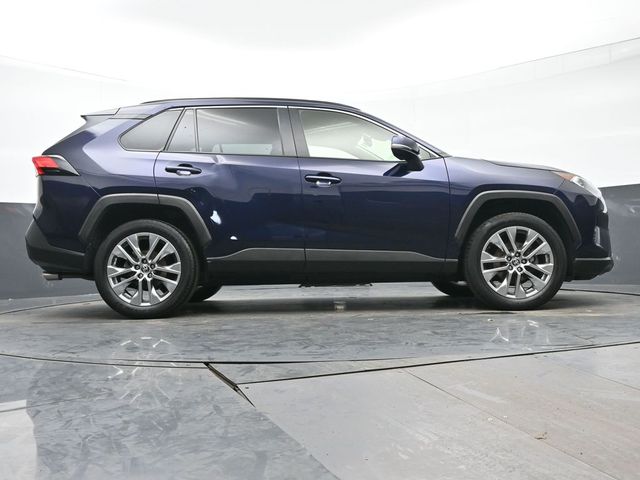 2021 Toyota RAV4 XLE Premium 32