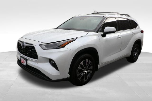 2022 Toyota Highlander Hybrid XLE 23