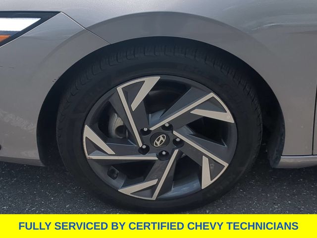 Used 2025 Hyundai Elantra Sedan