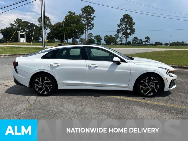 New 2025 Snow White Pearl Kia EX image 4