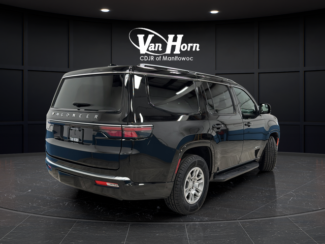 Used 2024 Diamond Black Crystal Pearlcoat Jeep Base image 7