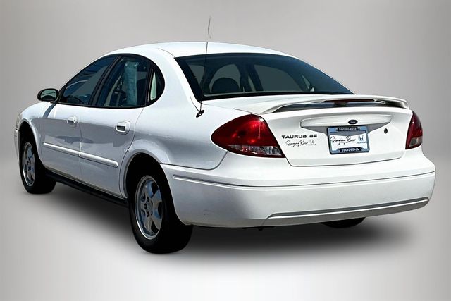 Used 2005 Ford Taurus SE 4D Sedan