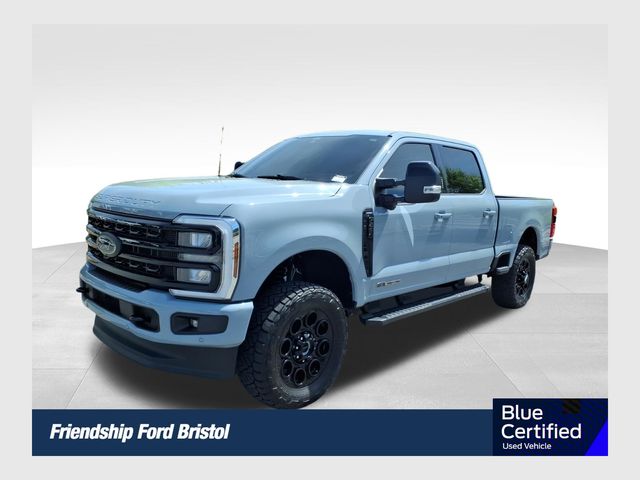 Gray Metallic 2024 Ford F-250 Super Duty Lariat Crew Cab 4WD Pickup Truck Four-Wheel Drive Automatic