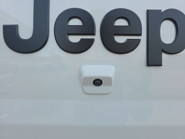 2026 Jeep Gladiator Willys - Bright White Clearcoat exterior view 7