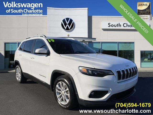 Bright White Clearcoat 2019 Jeep Cherokee Latitude FWD SUV / Crossover Front-Wheel Drive 9-Speed Automatic