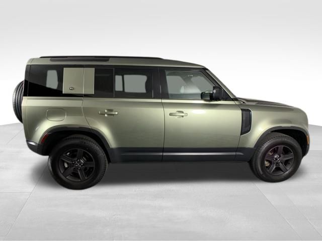 2022 Land Rover Defender 110 Standard 8