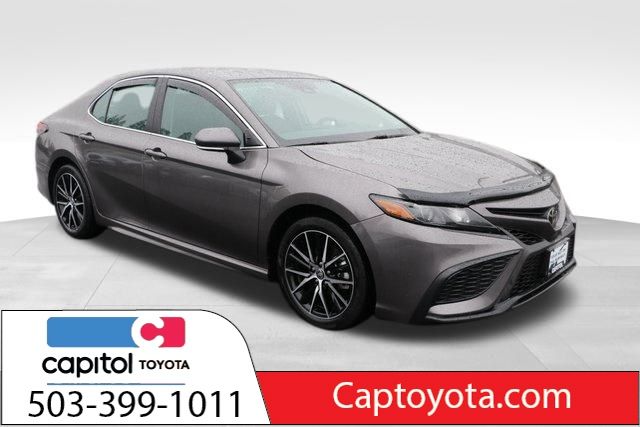 2024 Toyota Camry SE 1