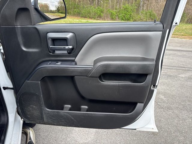 Used 2015 White Chevrolet LS image 9