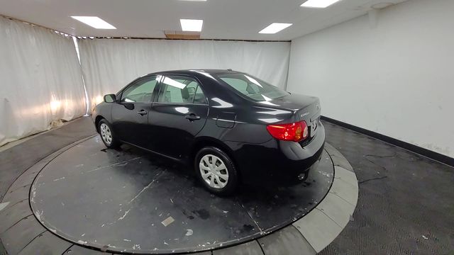 2010 – Toyota – Corolla
