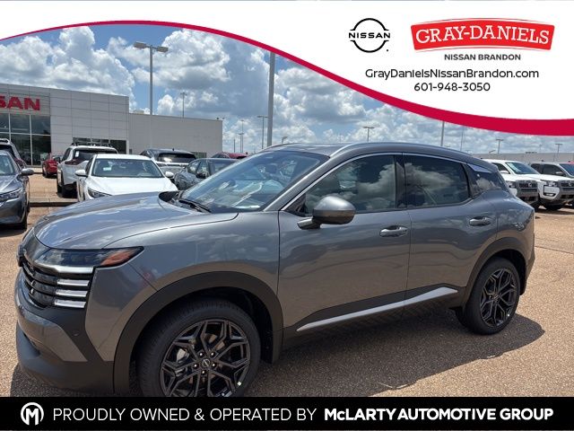 2025 Nissan Kicks SR's photo