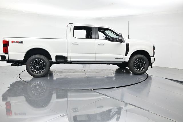 New 2026 White Ford Platinum image 2