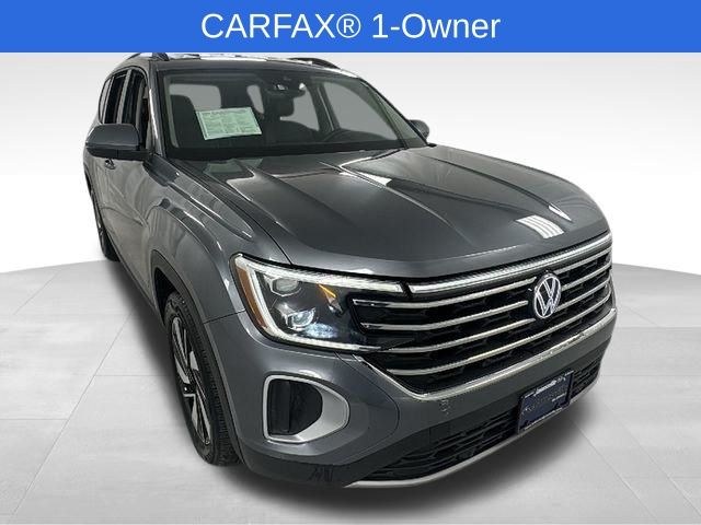 Platinum Gray Metallic 2024 Volkswagen Atlas SE 4Motion AWD with Technology SUV / Crossover All-Wheel Drive 8-Speed Automatic