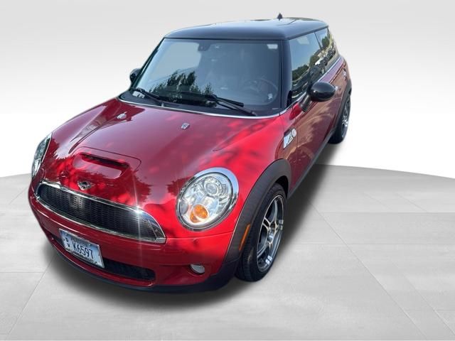 Chili Red 2007 MINI Cooper Hatchback Front-Wheel Drive 6-Speed Automatic