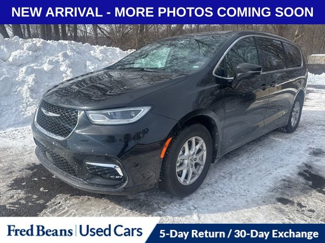 2025 Chrysler Pacifica Select FWD