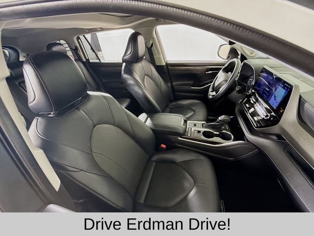 Used 2021 Toyota Highlander SUV
