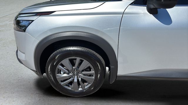 Used 2025 Silver Nissan S image 34