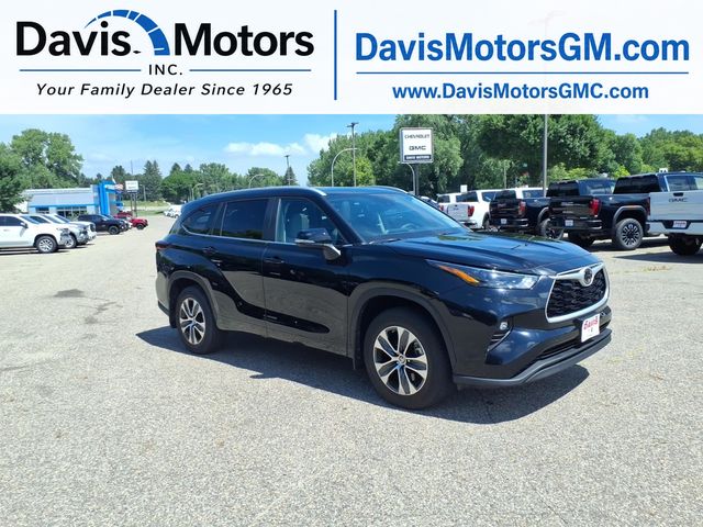 Midnight Black Metallic 2024 Toyota Highlander SUV / Crossover All-Wheel Drive 8-Speed Automatic