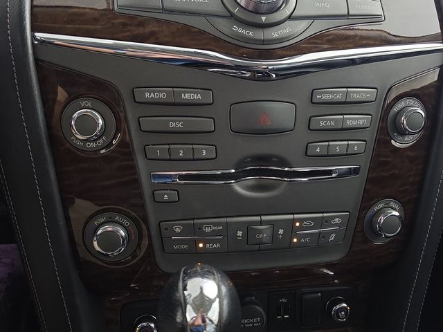 Used 2019 White Nissan Platinum image 23