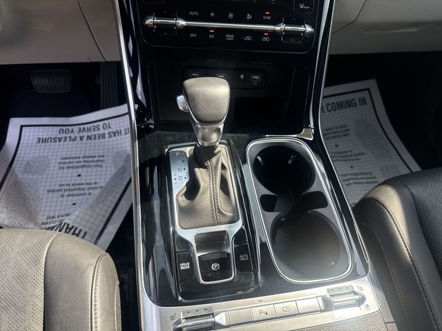 Used 2024 Kia Carnival Van
