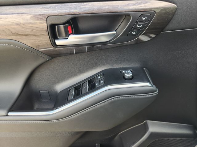 2026 Toyota Highlander Platinum Beige at Don McGill Toyota