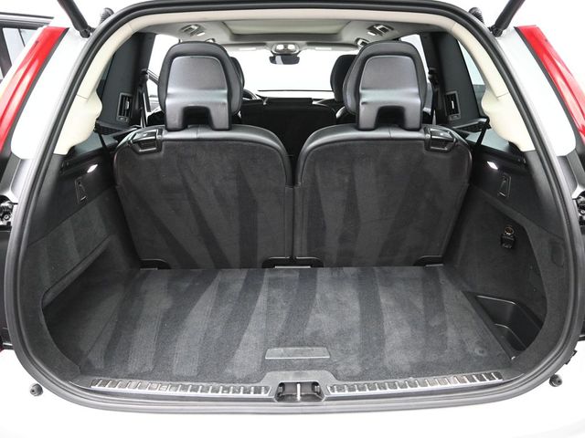 2024 Volvo XC90 B5 Plus photo