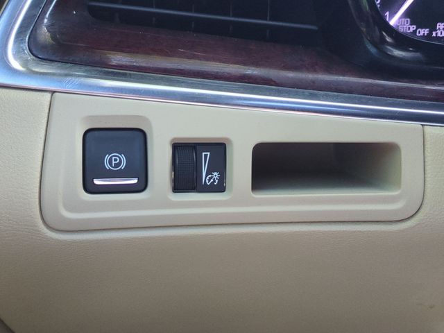 Used 2019 White Cadillac Luxury image 19