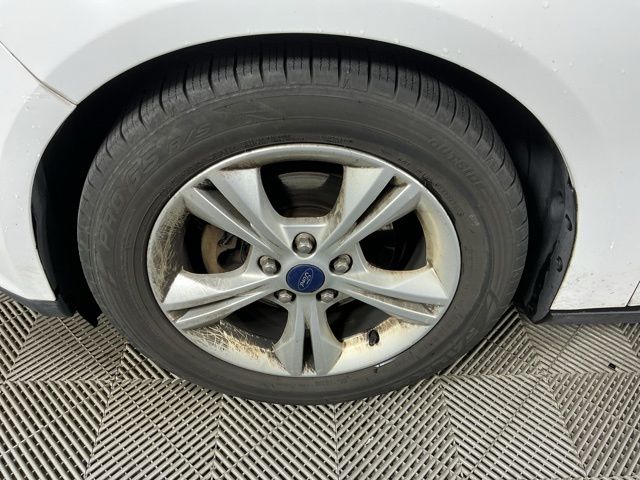 Used 2014 White Ford SE image 9