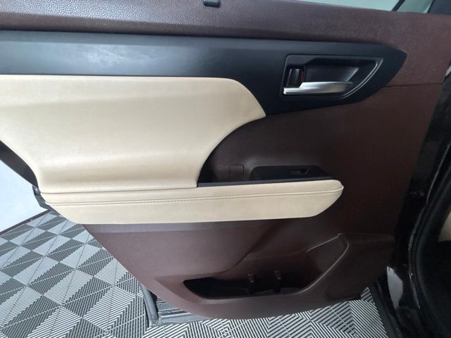 Used 2021 Toyota Highlander SUV