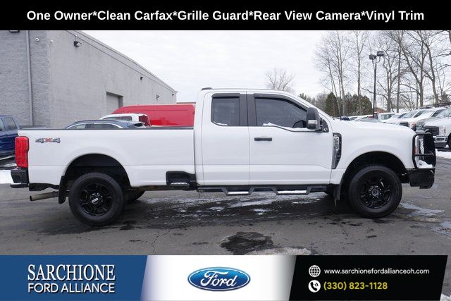 Oxford White 2023 Ford F-250 Super Duty Pickup Truck Four-Wheel Drive Automatic