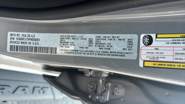 Used 2023 Billet Silver Metallic Clearcoat Ram Laramie image 31