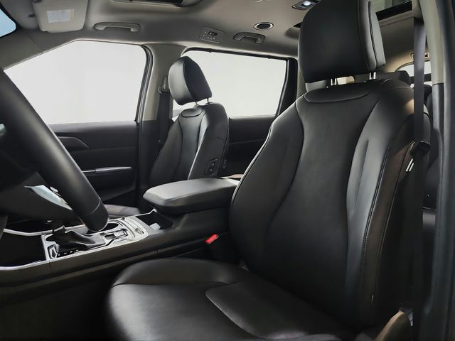 Used 2026 Kia Carnival Van