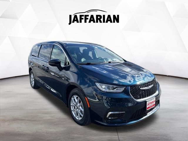 Fathom Blue Pearlcoat 2023 Chrysler Pacifica Touring L FWD Minivan Front-Wheel Drive 9-Speed Automatic