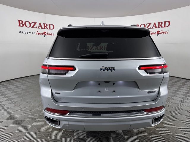 2022 Silver Zynith Jeep Grand Cherokee L Overland RWD SUV