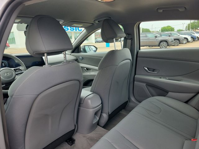 2024 Hyundai Elantra SEL - 11